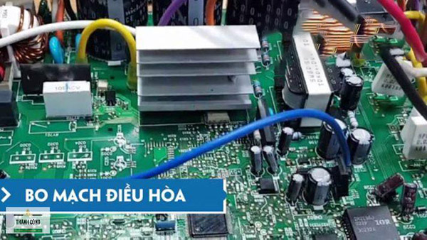 Lỗi Gree xảy ra thì phần lớn là bạn nên kiểm tra lại bo mạch cua máy lạnh xem có bị chập, cháy linh kiện nào không